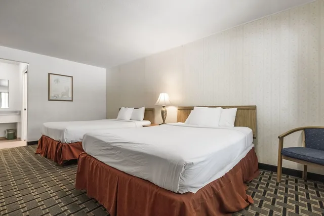غرفة قياسية بسريرين كوين، Northern Queen Inn 3/6