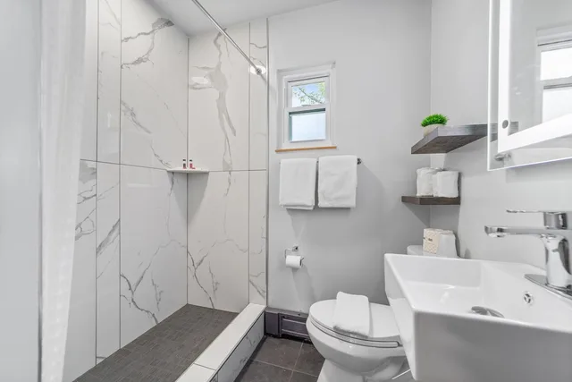 غرفة قياسية بسريرين مزدوجين، Glass House Inn 7/10