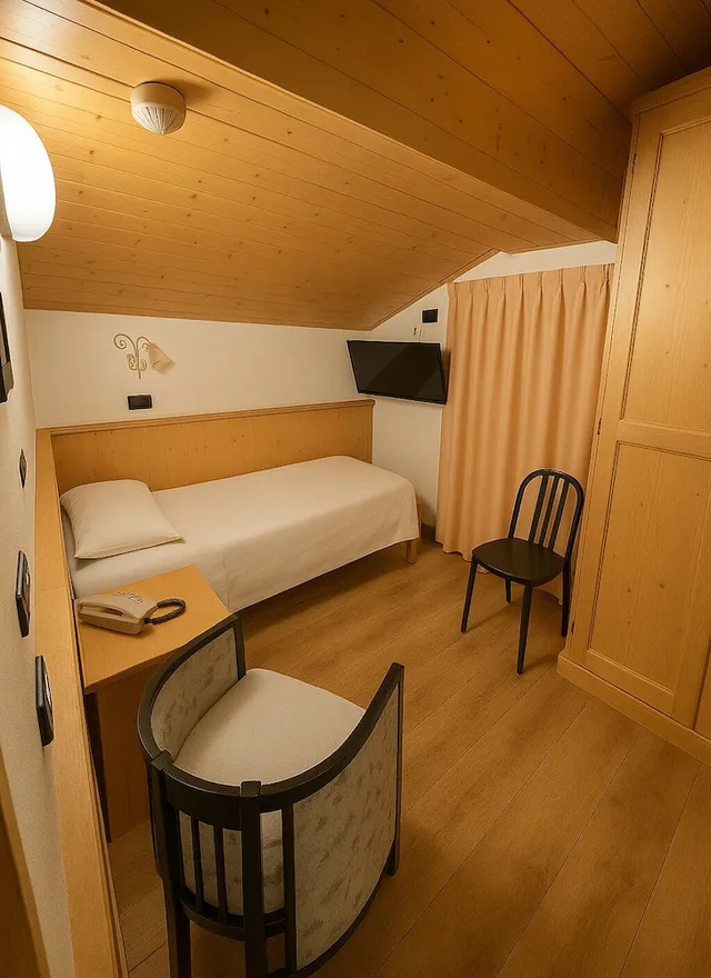 غرفة أساسية مفردة بسرير فردي، Hotel Bleis 3/5
