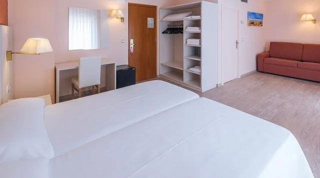 Family, GHT Balmes Hotel, Aparthotel & Splash 5/10