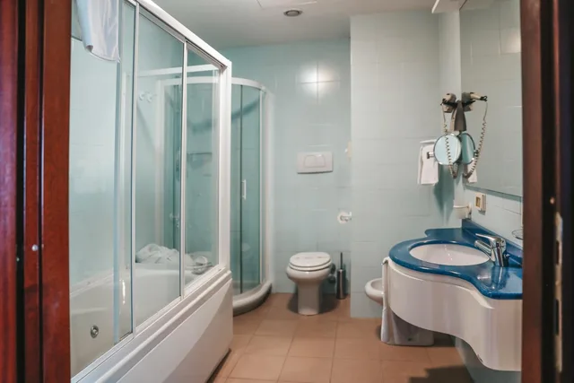 جناح جونيور بشرفة، Club Hotel Dante Cervia 6/8