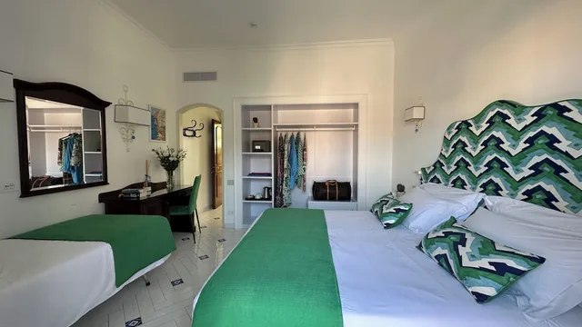 غرفة كومفورت ثلاثية بسرير مزدوج وسرير فردي بشرفة، Hotel Villa Di Sorrento 3/6