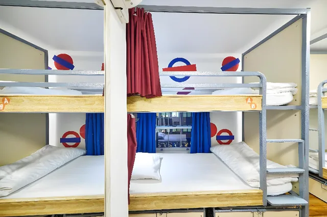 Mixed Dorm, 12 Beds, 4 Bunk Beds, Shared Bathroom، St Christophers Inn Village London Bridge Hostel Ex Hostel St Christophers Village 2/2