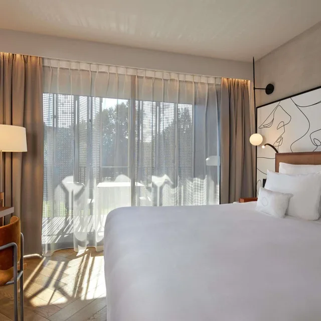 غرفة سوبيريور بسرير كينج بشرفة، L Esquisse Hotel & Spa Colmar - MGallery Collection 6/7