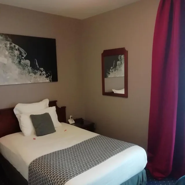 غرفة قياسية مفردة بسرير فردي، Amiral Hotel 6/7