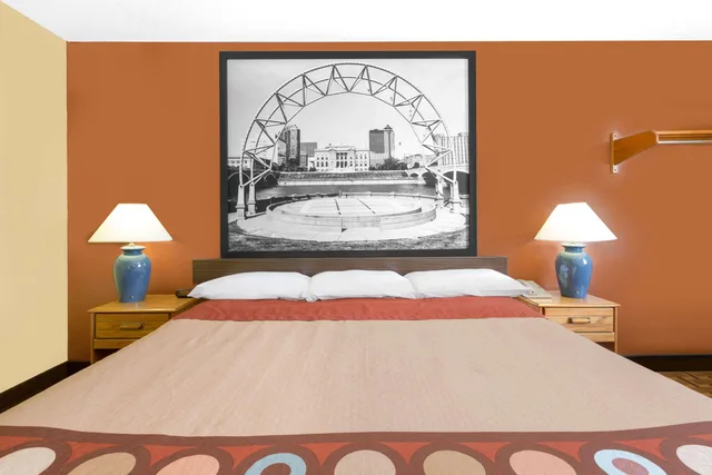 غرفة بسرير كينج، Super 8 Motel Boone 4/4