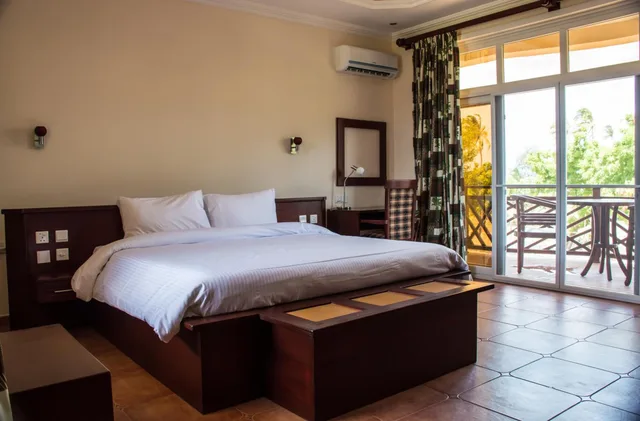 غرفة بسرير كينج بإطلالة على المسبح، Sunrise Beach Resort 3/10