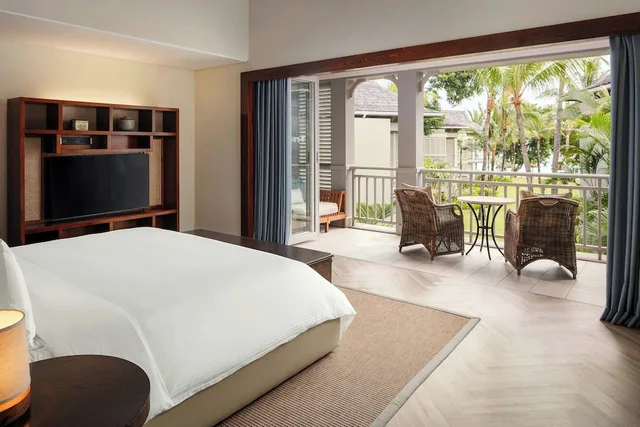 جناح جونيور بسرير كينج مع أريكة، The St. Regis Le Morne Resort, Mauritius 4/8