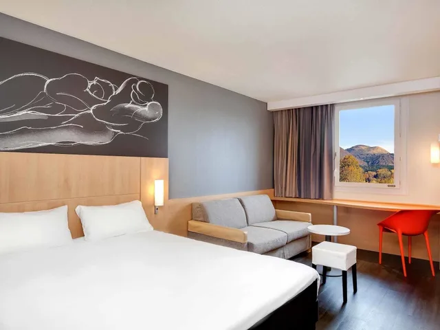Standard, Double Bed, Sofa, Ibis Clermont Ferrand Nord Riom 3/7