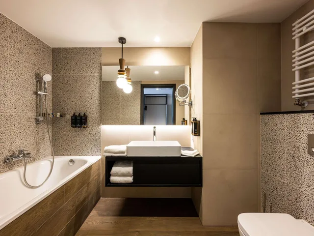 غرفة بريفيليج بسرير مزدوج بإطلالة على الجبل بشرفة مع أريكة، Mercure Szczyrk Resort 3/6