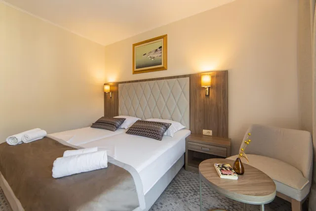 غرفة ديلوكس بسرير مزدوج بإطلالة جزئية على البحر، Hotel Bella Vista 2/6