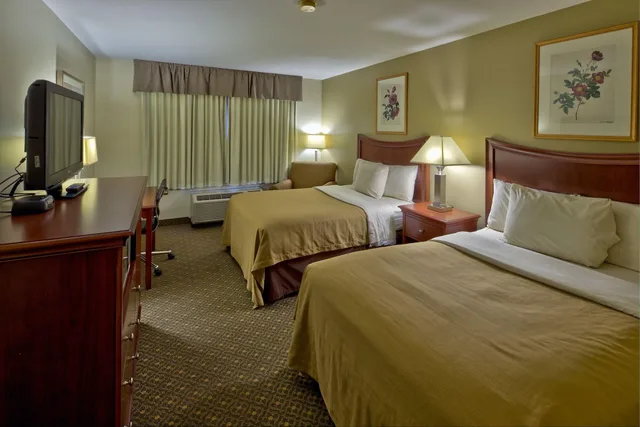 غرفة بسريرين مزدوجين، Country Inn at The Mall 3/7