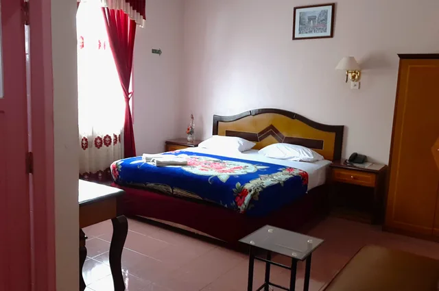 جناح جونيور، Hotel Parewisata 2/6
