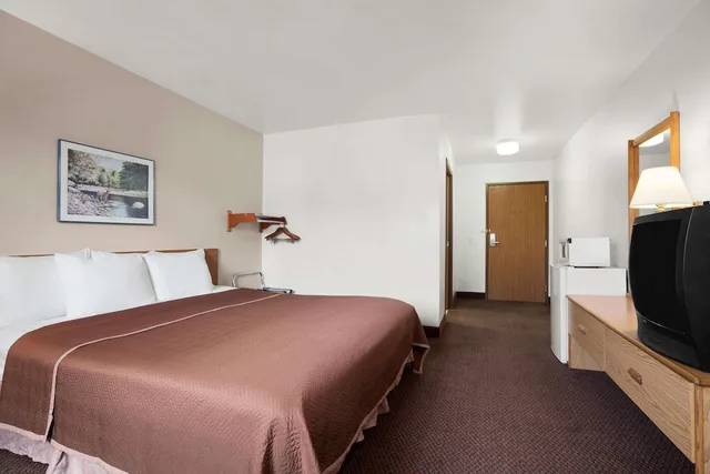 غرفة بسرير كينج لذوي الإعاقة، Travelodge By Wyndham Elko Nv 1/3