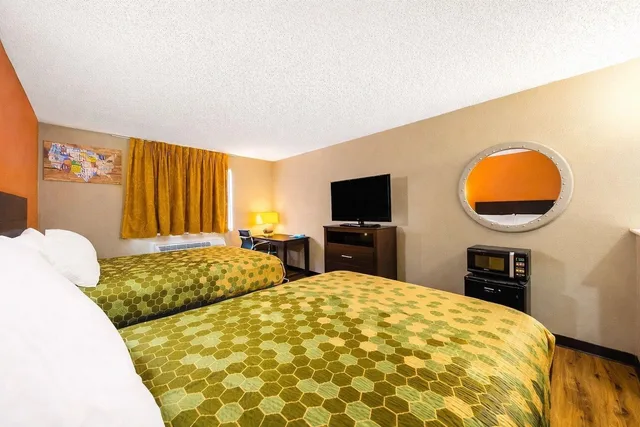 غرفة كومفورت بسرير مزدوج، Econo Lodge San Antonio Near SeaWorld - Medical Center 1/1