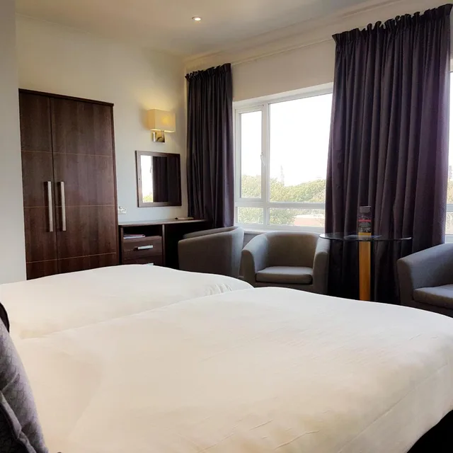 غرفة قياسية بسرير كينج، The Cumberland Hotel - Oceana Collection 1/10