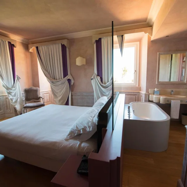 غرفة بريستيج بسرير مزدوج بإطلالة على البحر، Villa Lattanzi 6/10