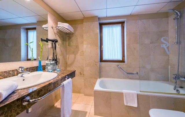 Family, Twin Beds, Sofa, Tryp Vielha Baqueira 7/9