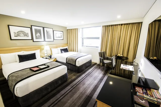 Deluxe Twin, RYDGES WORLD SQUARE 1/5
