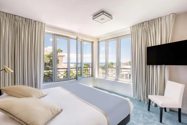 Suite, King Bed, Best Western Hotel Journel Antibes- Juan les Pins 1/3