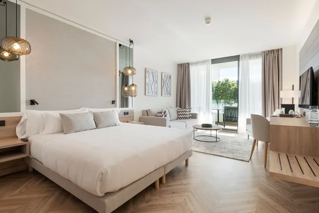 غرفة قياسية بسريرين منفصلين بإطلالة جزئية على البحر، Attica 21 Vigo Business & Wellness (ex Gran Hotel Samil) 1/2