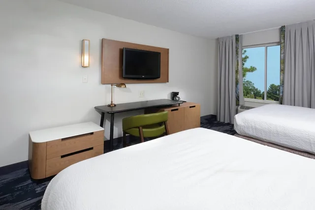 غرفة بسريرين كوين لذوي الإعاقة، Fairfield Inn Greensboro Airport 1/6