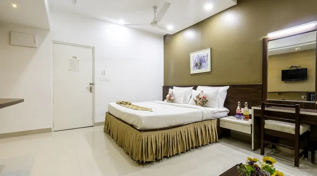 Super, Deluxe, Double Bed، Ashish Palace 10/10