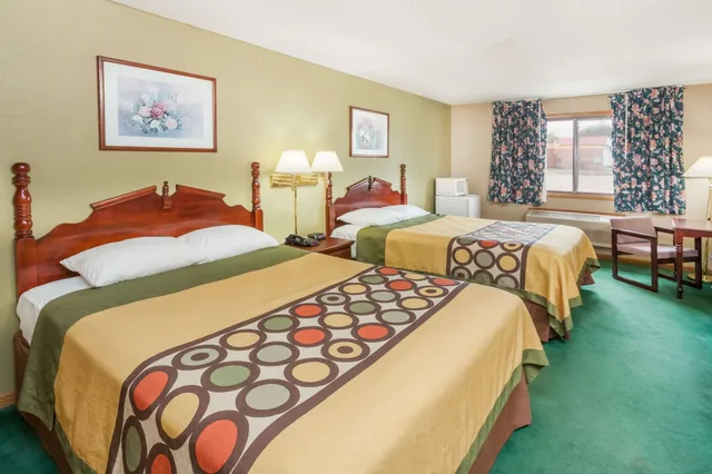 Standard, 2 Queen Beds, Super 8 by Wyndham McLean/Bloomington SW 2/10