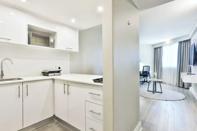 شقة تنفيذية بسرير كوين بإطلالة على المسبح، RH Hotel Pretoria 3/5