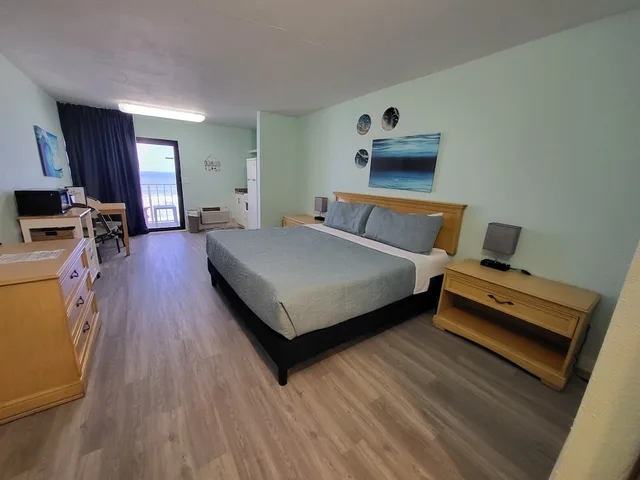 Standard, King Bed, Ocean Front, Kitchenette، Beachside Hotel 3/10