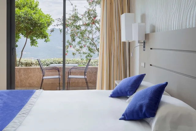 Comfort, Queen Bed, Hill View، Best Western Plus Hotel San Damianu 2/3