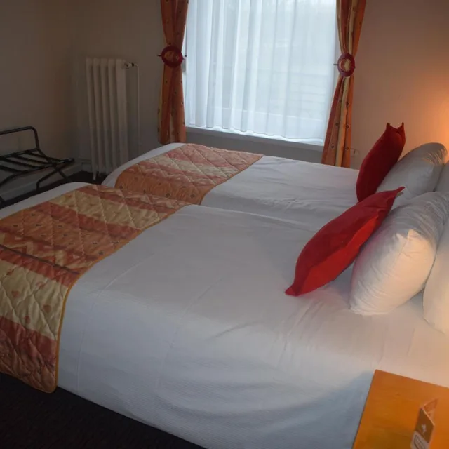 غرفة بسريرين منفصلين، Metropol Hotel 10/10