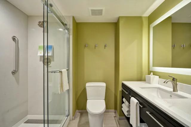 استوديو بسرير كينج لذوي الإعاقة، Home2 Suites by Hilton Hanford Lemoore 1/3