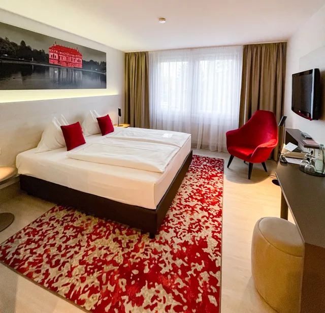 غرفة بسرير كوين، Ramada by Wyndham Dresden 2/5