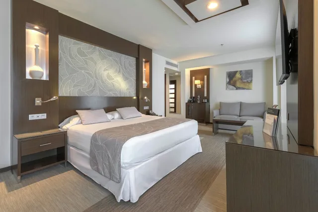 غرفة عائلية بسرير كينج، Riu Plaza Guadalajara 2/7
