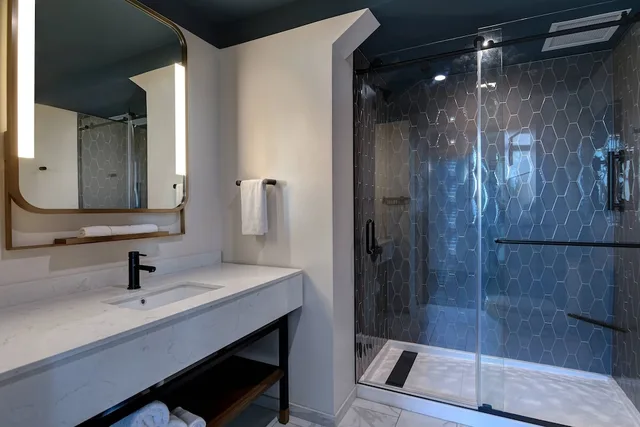 Suite, Multiple Beds, City View، Courtyard by Marriott Cincinnati Downtown 5/5