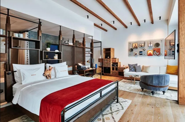 غرفة بسرير مزدوج بإطلالة، 25hours Hotel Dubai One Central 1/1