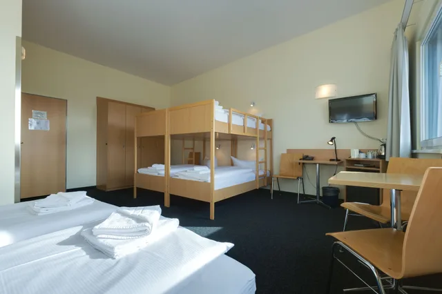 Family, 1 Double and 2 Bunk Beds، Hotel Citylight Berlin 5/8