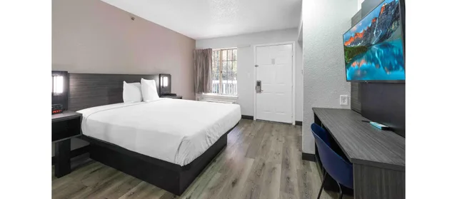 غرفة بسرير كوين لغير المدخنين، Studio 6 Extended Stay - Tucker, GA - Atlanta Northlake 2/4