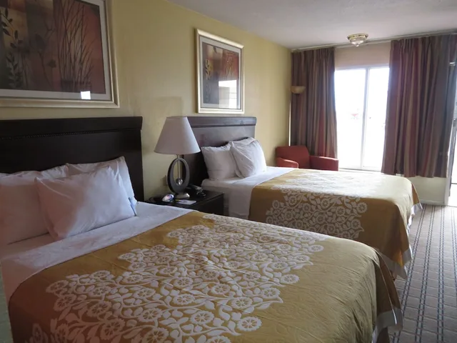 Basic, 5 Double Beds, Days Inn By Wyndham Blytheville 1/6