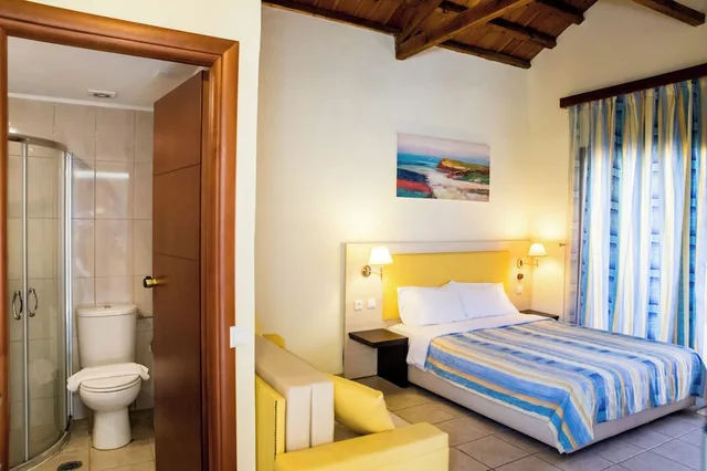 Superior, Double Bed, Garden or Pool View, Rigas Hotel Skopelos 4/4