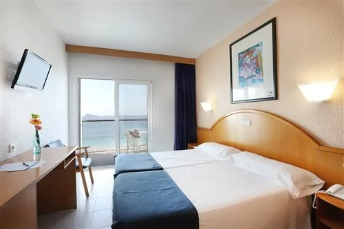 غرفة بسرير مزدوج أو سريرين منفصلين بإطلالة على البحر بشرفة، Poseidon Playa Hotel 4/6