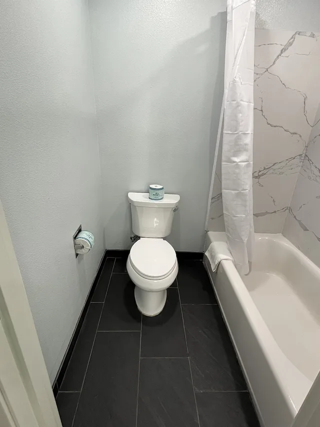 غرفة بسرير كينج لذوي الإعاقة، Travelodge by Wyndham Fairplex Pomona 10/10