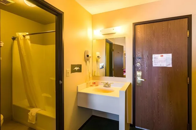 غرفة بسريرين كوين، Econo Lodge Dumas 7/7
