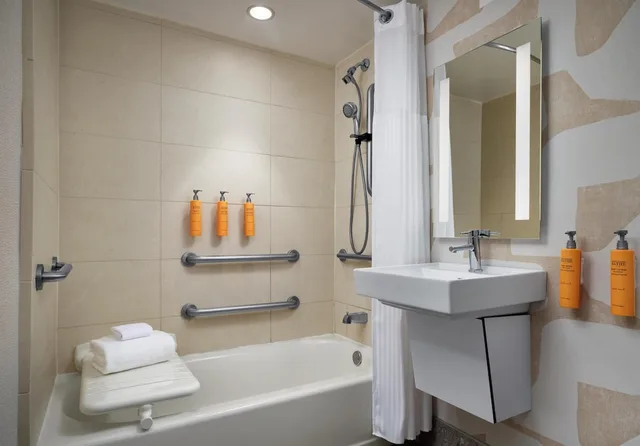 استوديو بسرير كينج مع أريكة لذوي الإعاقة، Sonesta ES Suites Chicago Downtown Magnificent Mile 7/10