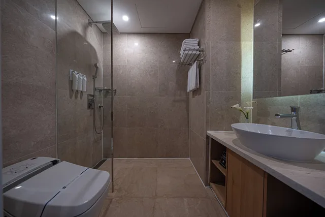 Deluxe, 1 Double and 1 Single Bed, New Wing، Eldis Regent Hotel 5/7