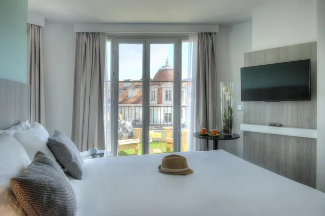 غرفة بسرير كوين بإطلالة على المدينة بشرفة، Ibis Styles Nice Centre Gare 3/10