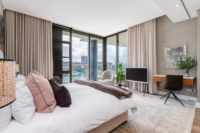 غرفة بريميير فاخرة بسرير كينج وسرير كوين وسريرين منفصلين بـ3 غرف نوم، Mountain Marina Luxury Apartments 2/2