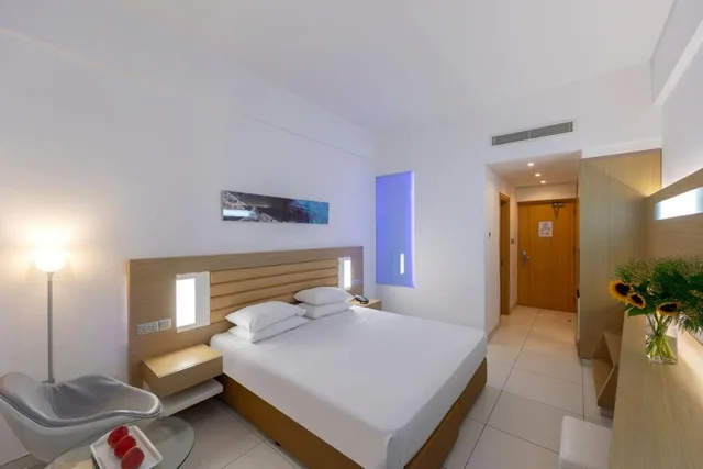 Room, Twin Beds, Inland View، Vrissaki Beach Hotel 2/6