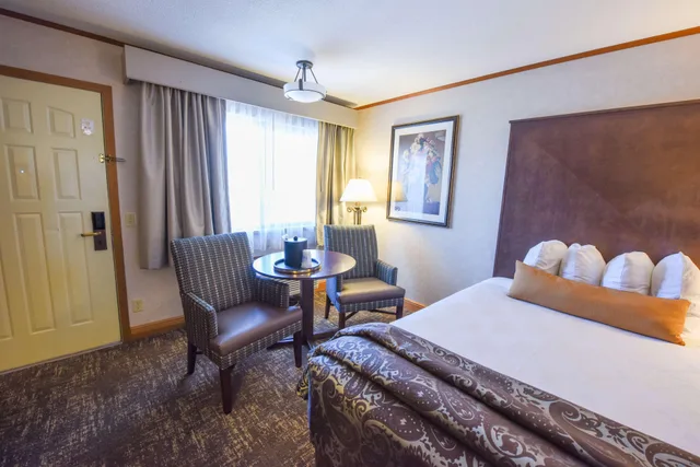 غرفة بسرير كينج، Best Western Plus Dockside Waterfront Inn 5/6